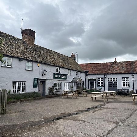 The Crown Inn Gayton  Buitenkant foto
