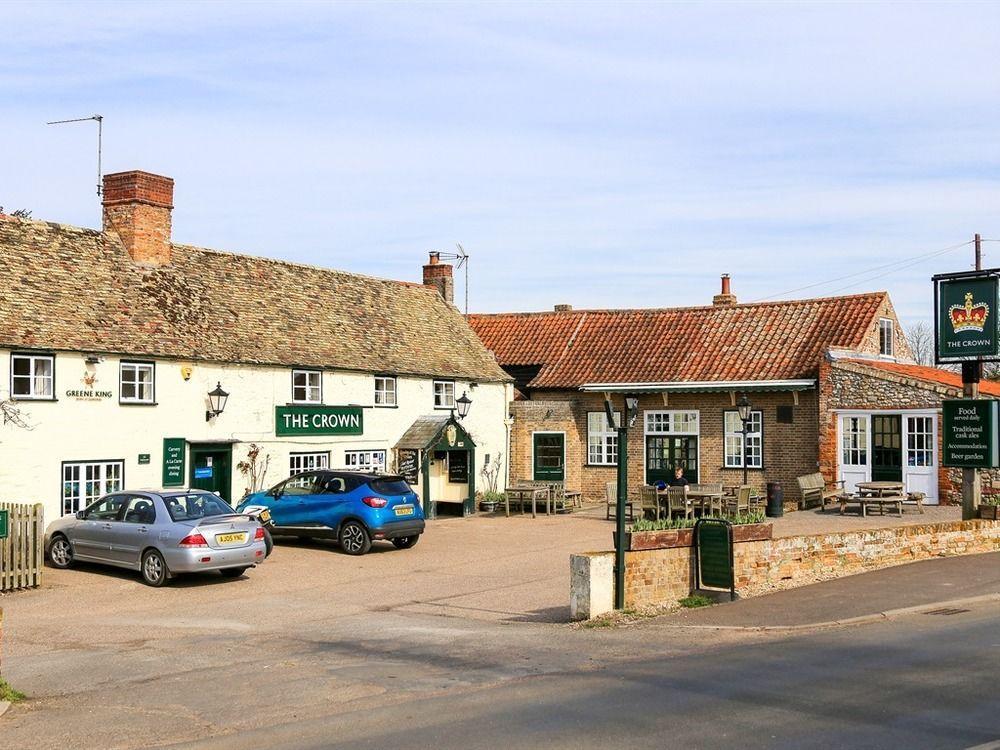 The Crown Inn Gayton  Buitenkant foto