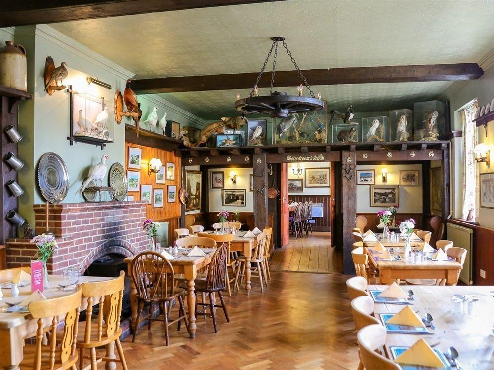 The Crown Inn Gayton  Buitenkant foto