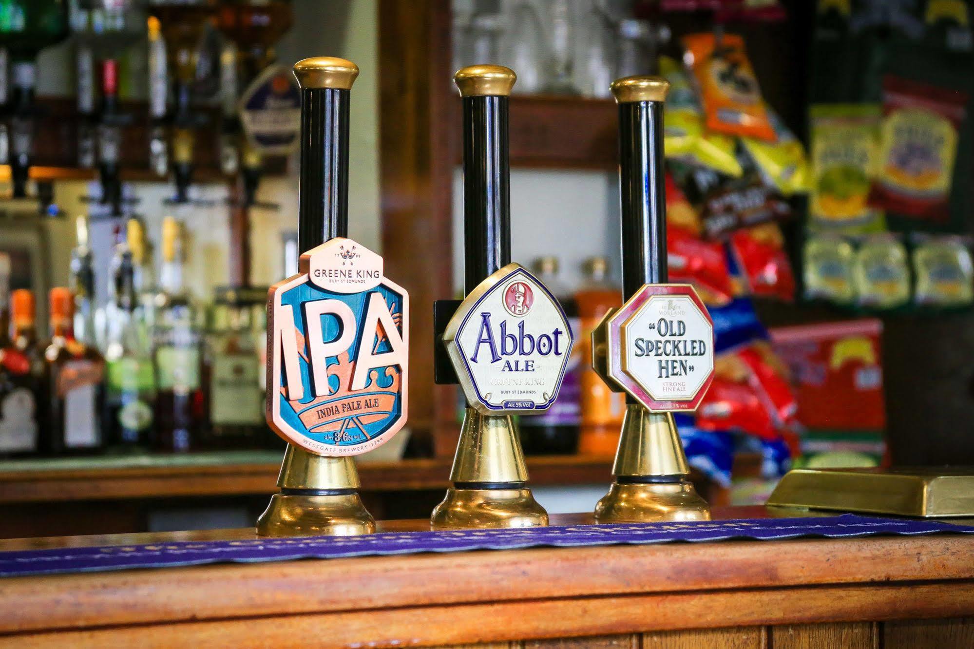 The Crown Inn Gayton  Buitenkant foto