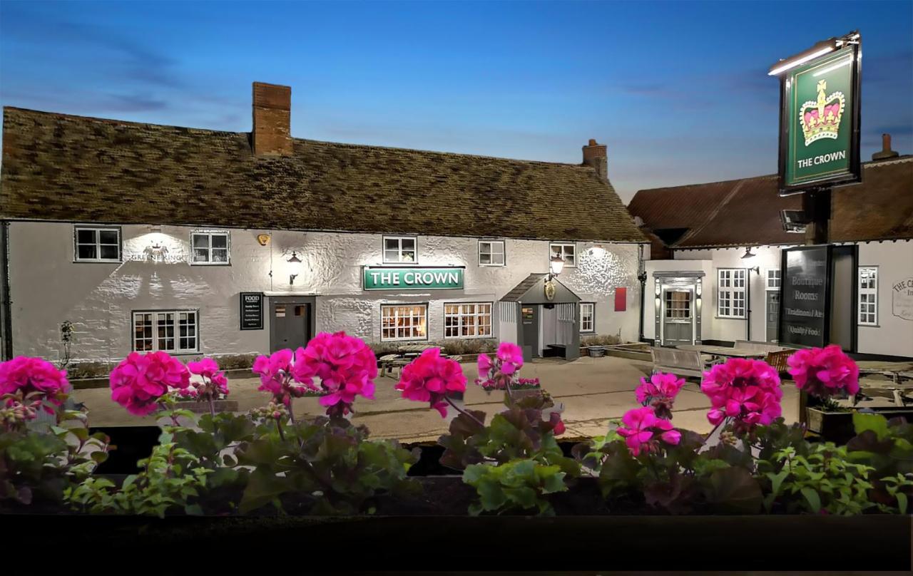 The Crown Inn Gayton  Buitenkant foto