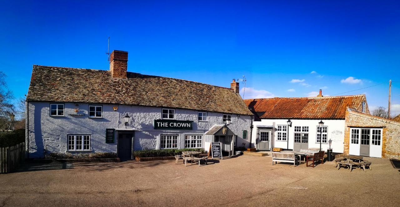 The Crown Inn Gayton  Buitenkant foto